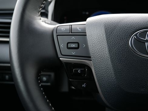 Certified 2025 Toyota Camry SE image 28