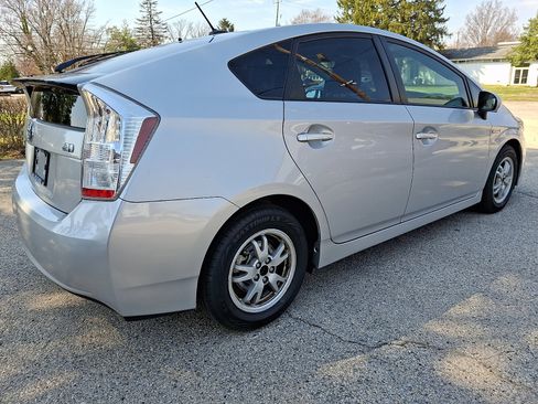 Used 2011 Toyota Prius Three image 6