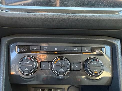 Used 2020 Volkswagen Tiguan SE w/ Panoramic Sunroof Package AWD/4WD image 11