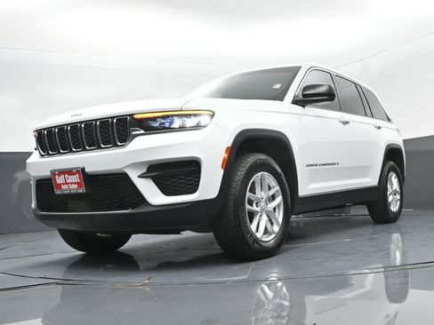 Used 2025 Jeep Grand Cherokee Laredo X image 34