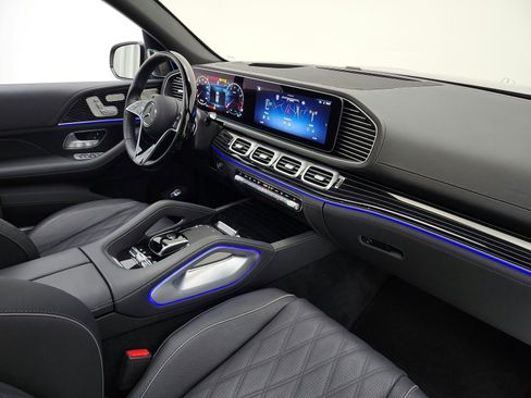 Used 2024 Mercedes-Benz Maybach GLS 600 4MATIC image 26