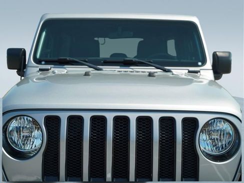 Used 2020 Jeep Wrangler Unlimited Sahara AWD/4WD image 40