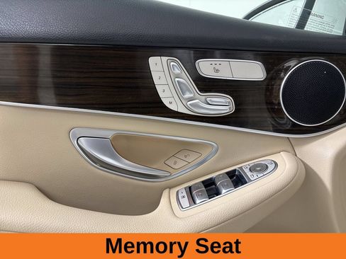 Used 2021 Mercedes-Benz GLC 300 4MATIC image 11