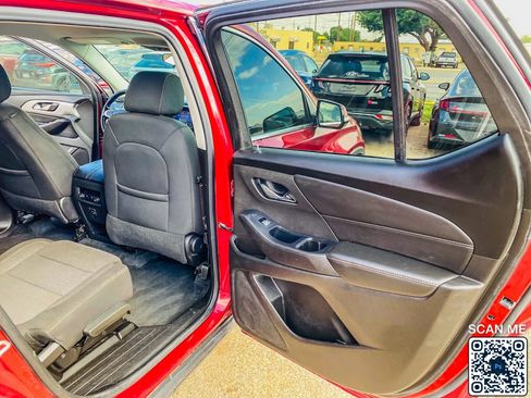 Used 2020 Chevrolet Traverse LT FWD image 14