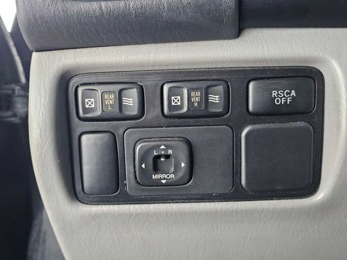 Used 2003 Toyota Land Cruiser AWD/4WD image 31