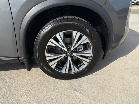 Used 2023 Nissan Rogue SV w/ SV Premium Package AWD/4WD image 13