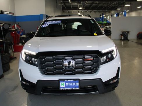 Used 2023 Honda Passport TrailSport image 3