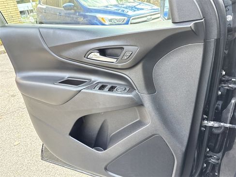 Used 2018 Chevrolet Equinox LT image 18