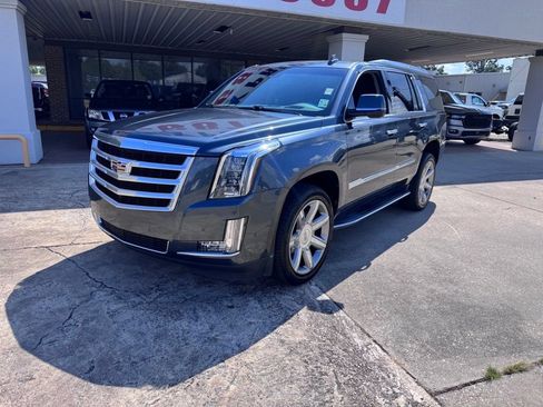 Used 2019 Cadillac Escalade Luxury RWD image 9