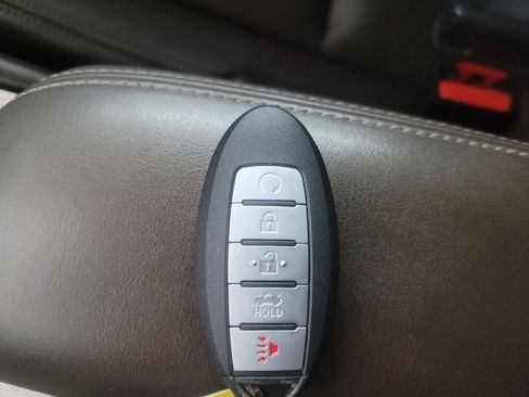 Used 2015 Nissan Murano Platinum w/ Platinum Technology Package FWD image 32