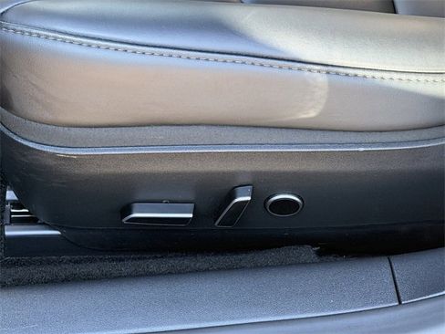 Used 2023 Tesla Model 3 Standard Range image 19