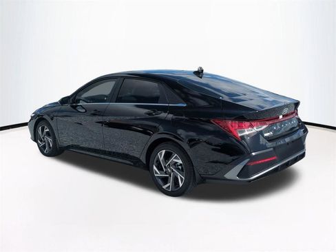 New 2026 Hyundai Elantra Limited image 7