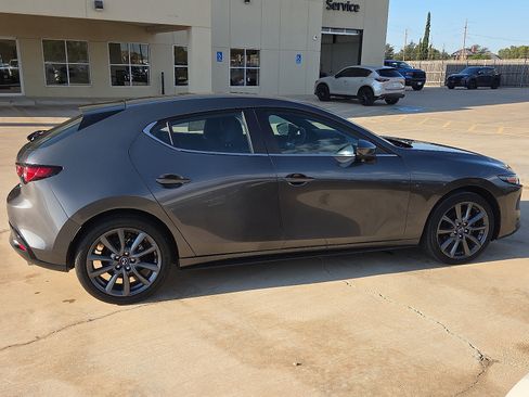 Used 2023 MAZDA MAZDA3 s image 6