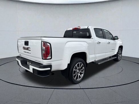 Used 2021 GMC Canyon Denali image 2