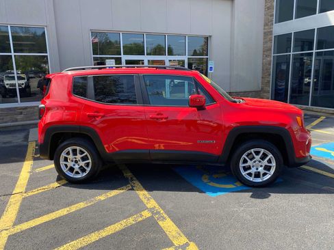 Used 2019 Jeep Renegade Latitude w/ Cold Weather Group AWD/4WD image 13