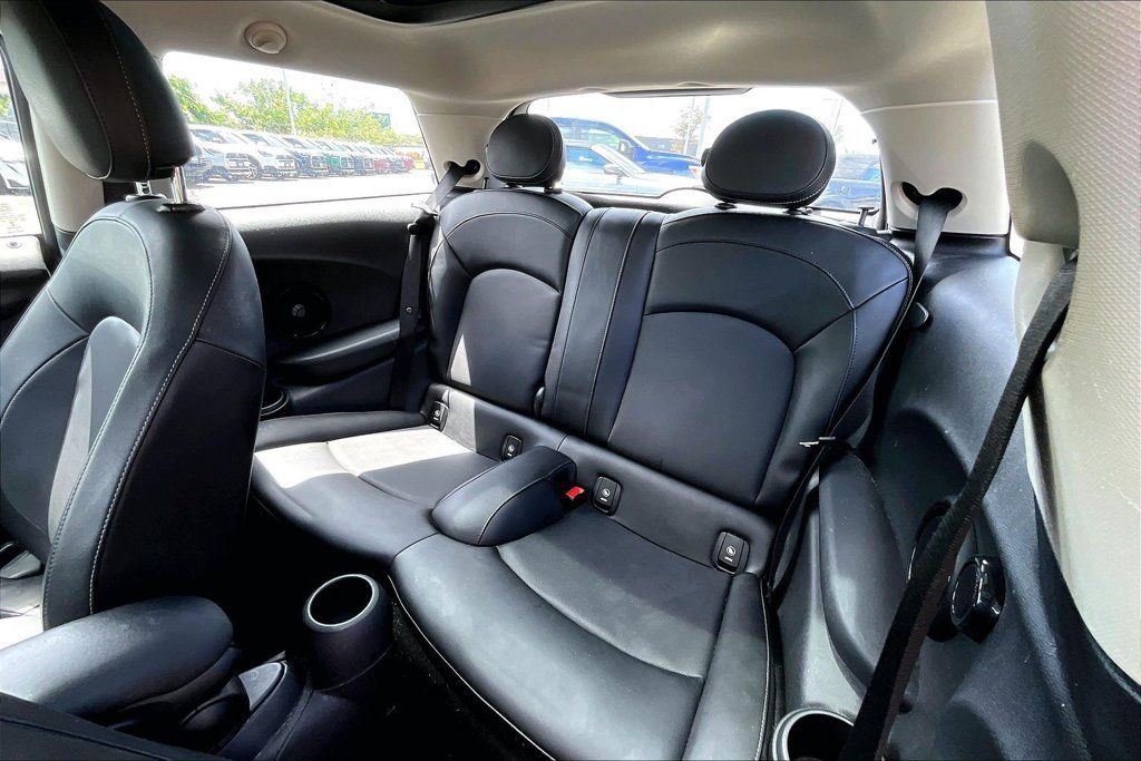 Used 2017 MINI Cooper 2-Door Hardtop FWD image 23