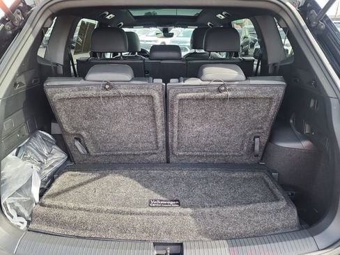 Certified 2023 Volkswagen Tiguan SE R-Line FWD image 24
