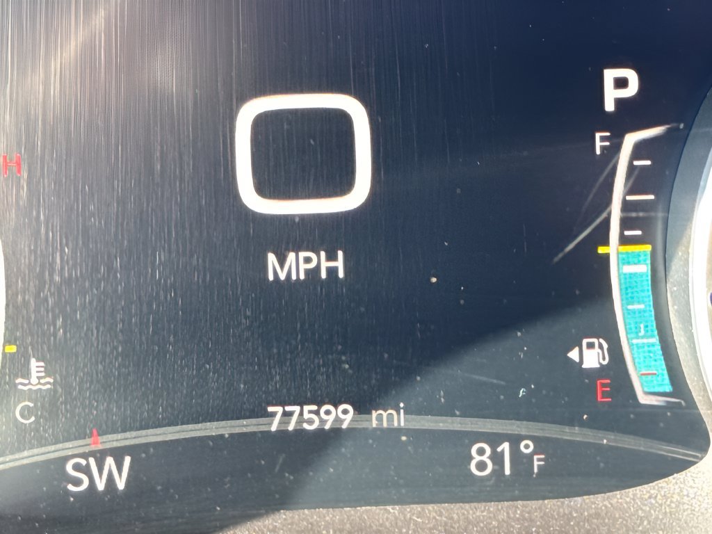 Used 2023 Chrysler Pacifica Touring-L FWD image 23