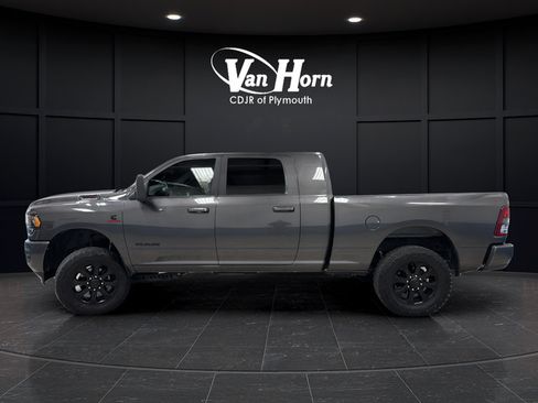Used 2022 RAM 2500 Big Horn w/ Night Edition AWD/4WD image 4