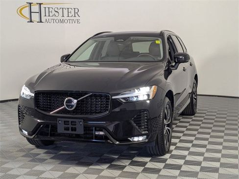 Used 2025 Volvo XC60 B5 Plus image 4