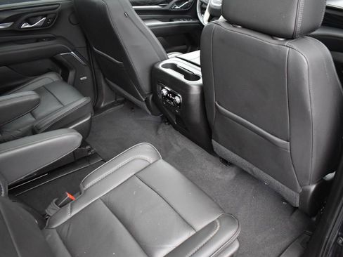 Used 2021 GMC Yukon XL Denali w/ Denali Premium Package image 36