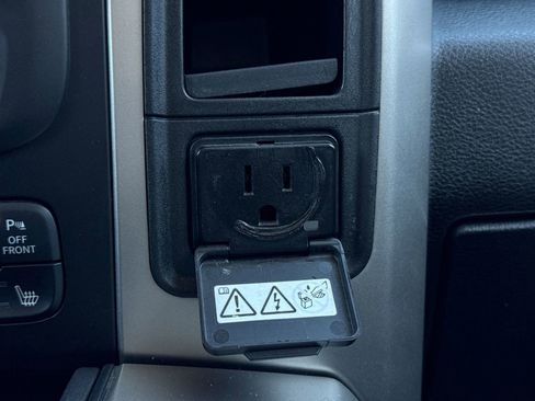 Used 2017 RAM 1500 Big Horn image 32