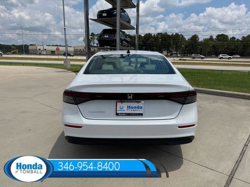 New 2025 Honda Accord SE image 5