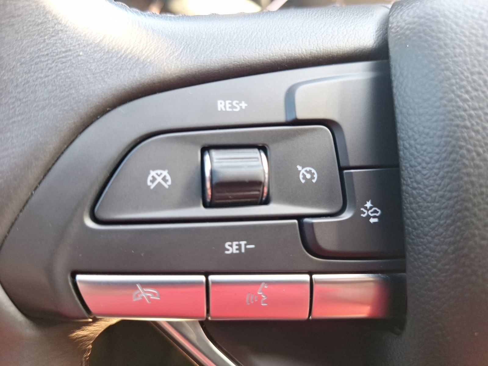 Used 2024 Cadillac XT6 Luxury FWD image 21