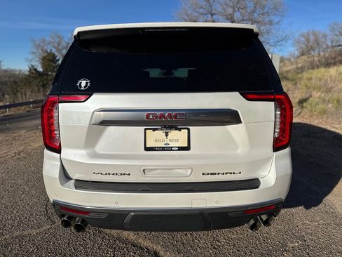 Used 2021 GMC Yukon Denali w/ Denali Premium Package image 6
