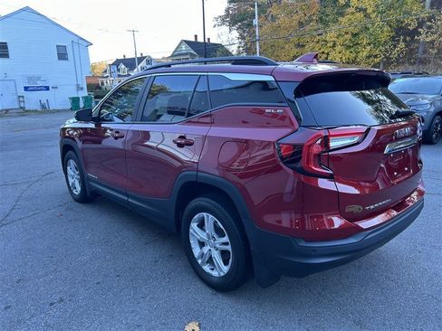 Used 2022 GMC Terrain SLE w/ Driver Convenience Package image 6