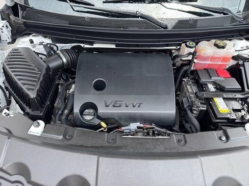 Used 2020 Chevrolet Traverse LT w/ LPO, Floor Liner Package AWD/4WD image 42
