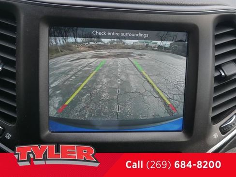 Used 2021 Jeep Cherokee Trailhawk AWD/4WD image 50