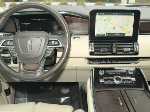 Used 2019 Lincoln Navigator Reserve w/ Cargo Package image 4