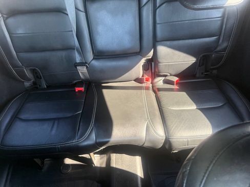 Certified 2019 Jeep Wrangler Unlimited Sahara AWD/4WD image 33