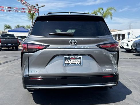 New 2026 Toyota Sienna Platinum AWD/4WD image 9