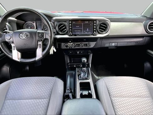 Used 2020 Toyota Tacoma SR5 AWD/4WD image 15
