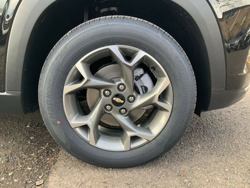 New 2026 Chevrolet Trax LT w/ Driver Confidence Package image 9