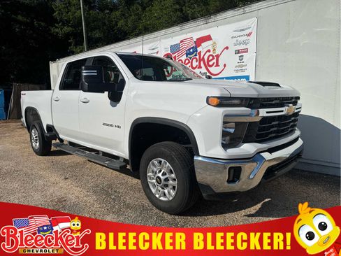 Used 2025 Chevrolet Silverado 2500 LT w/ Convenience Package AWD/4WD image 1