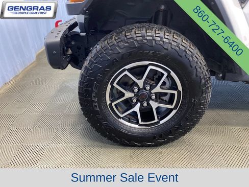 Used 2024 Jeep Gladiator Rubicon AWD/4WD image 46