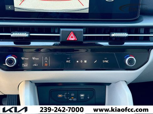 New 2026 Kia Sportage EX image 32