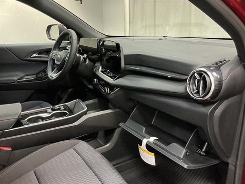 New 2026 Chevrolet Equinox LT w/ LPO, Floor Liner Package AWD/4WD image 31