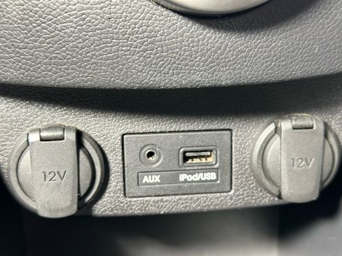 Used 2013 Hyundai Veloster w/ Style Pkg image 18