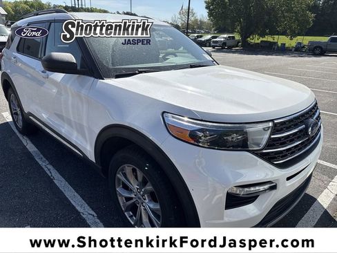 Used 2022 Ford Explorer XLT w/ Equipment Group 202A image 1