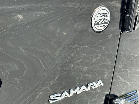 Used 2022 Jeep Wrangler Unlimited Sahara w/ Cold Weather Group image 33