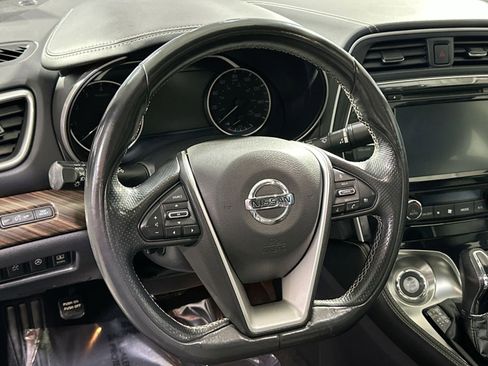 Used 2018 Nissan Maxima Platinum image 19