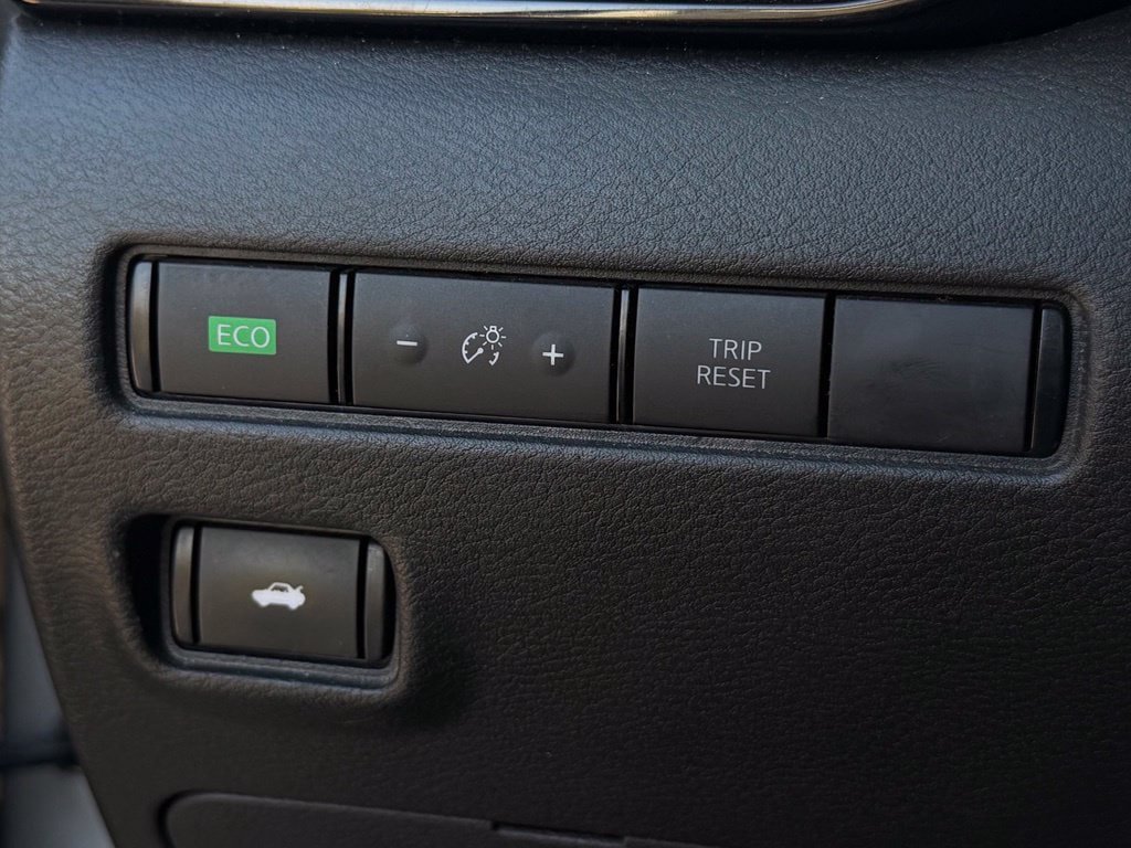 Used 2022 Nissan Sentra SV FWD image 25