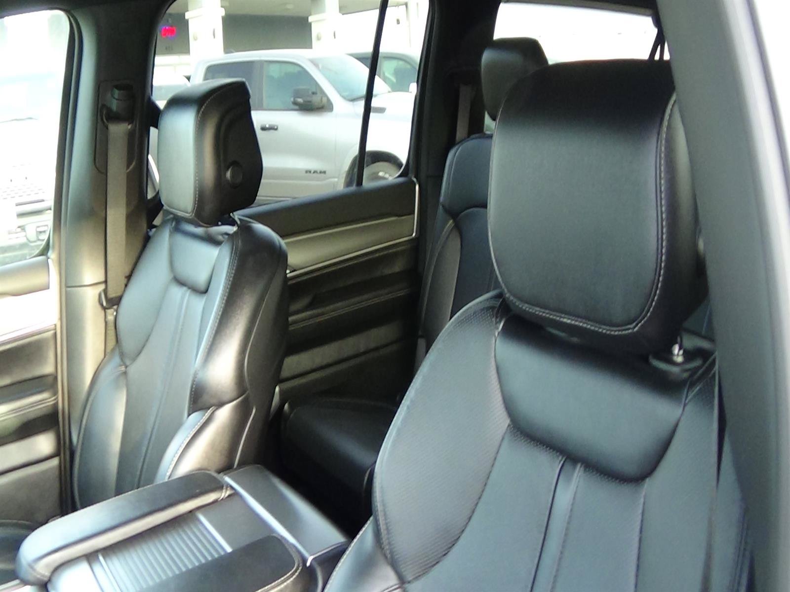 Used 2025 Jeep Wagoneer L 4WD image 19