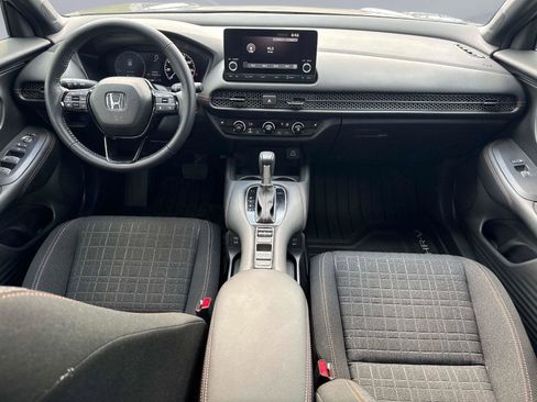 Certified 2025 Honda HR-V Sport image 15