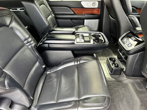 Used 2020 Lincoln Navigator L Reserve w/ Luxury Package AWD/4WD image 24