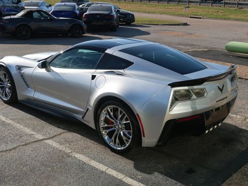 Used 2017 Chevrolet Corvette Z06 RWD image 12